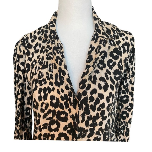 Topshop Animal Print Button Down Shirt Size 4 - Picture 5 of 10